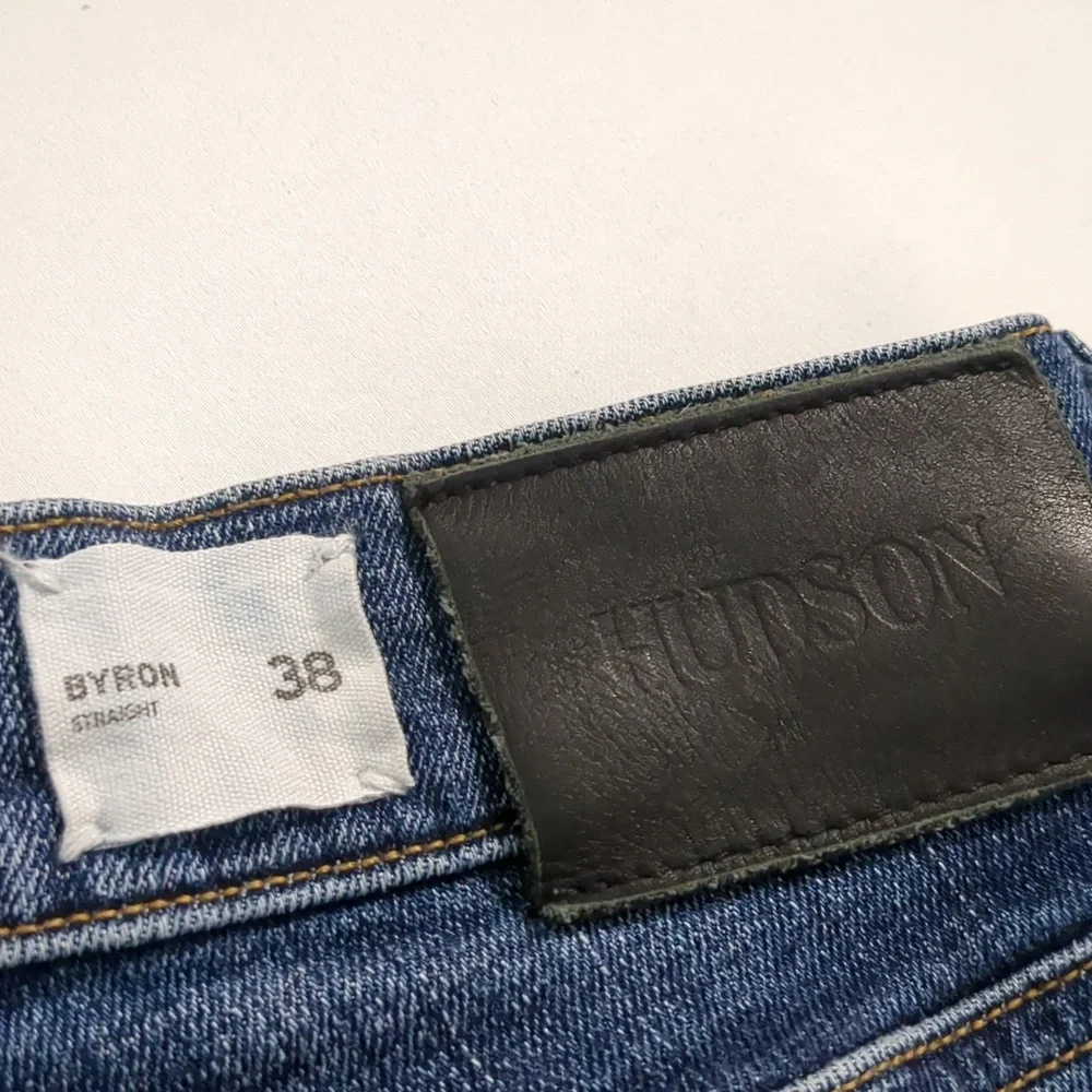 Hudson Byron Straight 5 Pocket Medium Wash Stretch Jean Sz 38